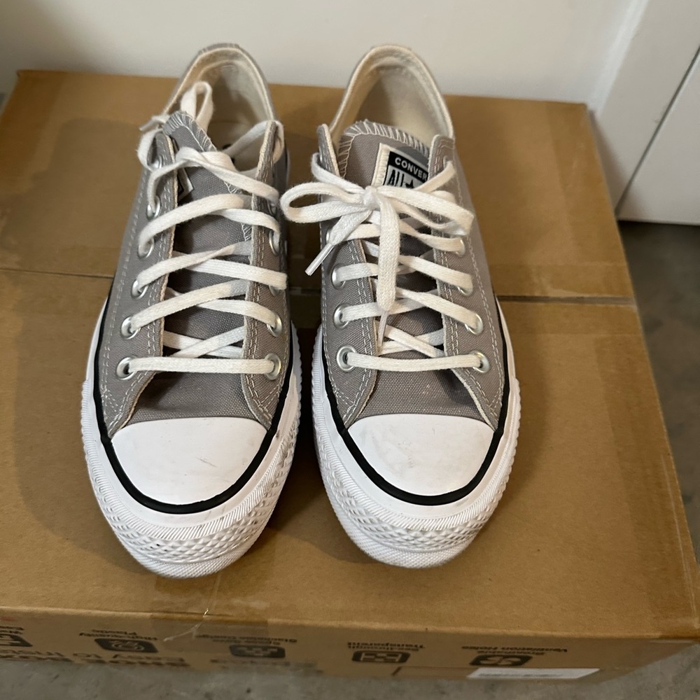 Platfoem Converse sneakers